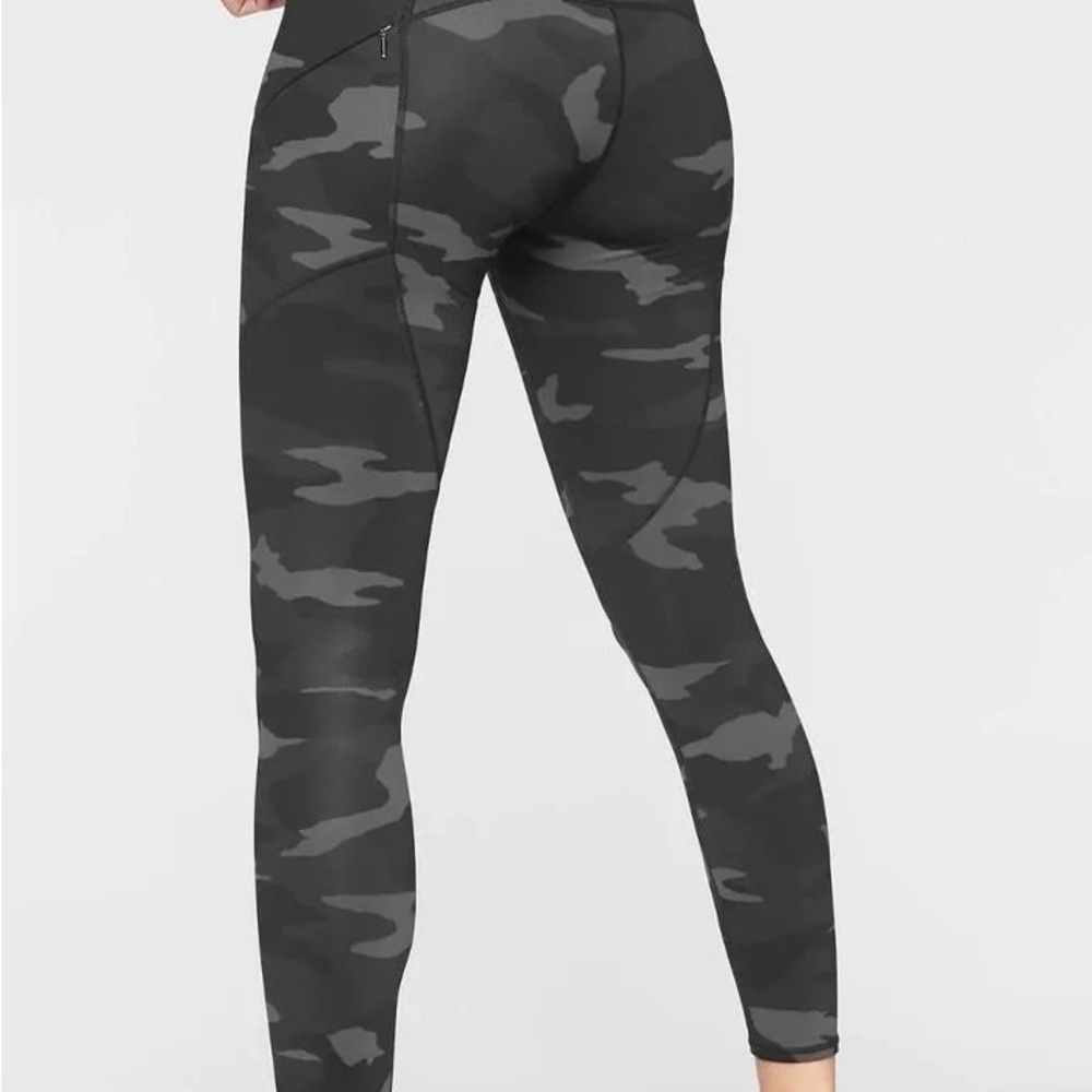 Athleta Contender 7/8 Camo Leggings XS High Rise Workout Tight